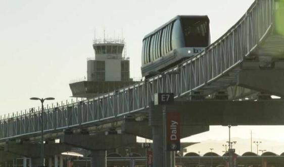 Oakland International Airport Station